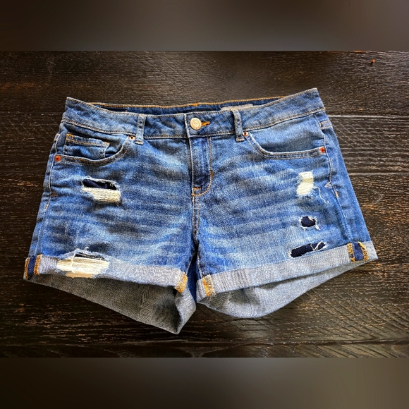 Aeropostale Pants - Aeropostale designed in NYC - MIDI Blue Jean Shorts Distressed Style Size 10